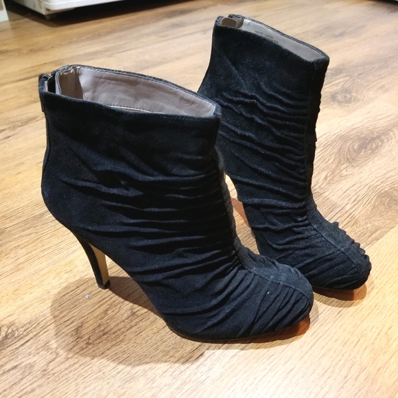 nine west suede ankle boot - Picture 2 of 7